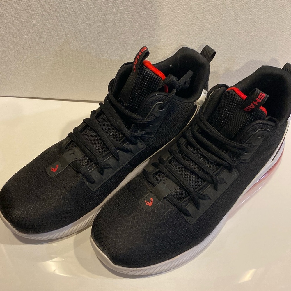 Shaq Mid-Top Sneakers Size 10